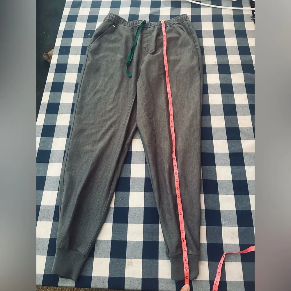 Men’s Figs Tansen Jogger Scrub Pant size Large